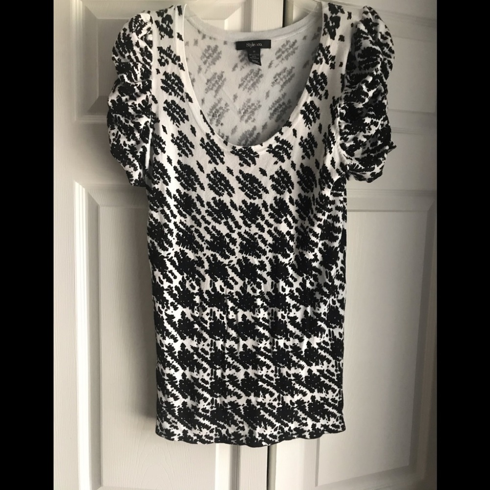 Style & Co black and white stretchy sweater